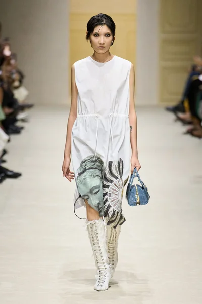 Look 60